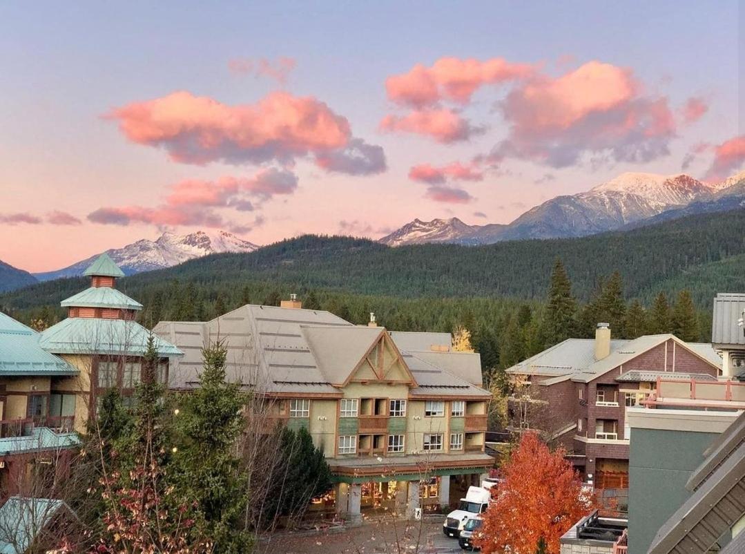 Alpenglow Lodge By Elevate Vacations ウィスラー エクステリア 写真